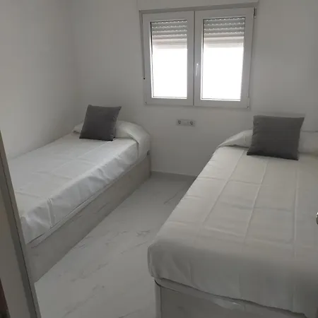 Family-friendly 3br In Central, Near Apartment *