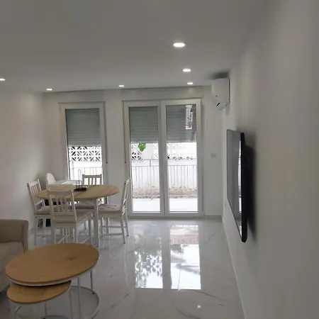 Family-friendly 3br In Central, Near Apartment Salou
