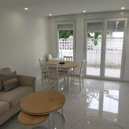Family-friendly 3br In Central, Near Apartment Salou